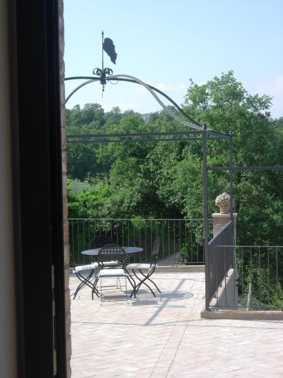 Gli Appartamenti Di Torre Bertona Τόντι Δωμάτιο φωτογραφία
