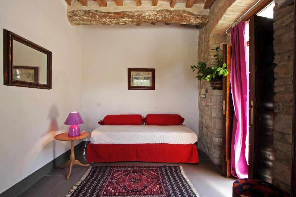 Gli Appartamenti Di Torre Bertona Τόντι Δωμάτιο φωτογραφία